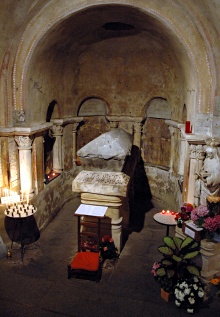 Пуатье. Гробница св. Радегунды